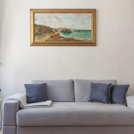 Apartment Plum Guide - Chestnut *