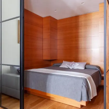 Plum Guide - Chestnut Apartment Rome