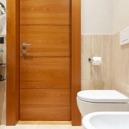 Apartment Plum Guide - Chestnut Rome